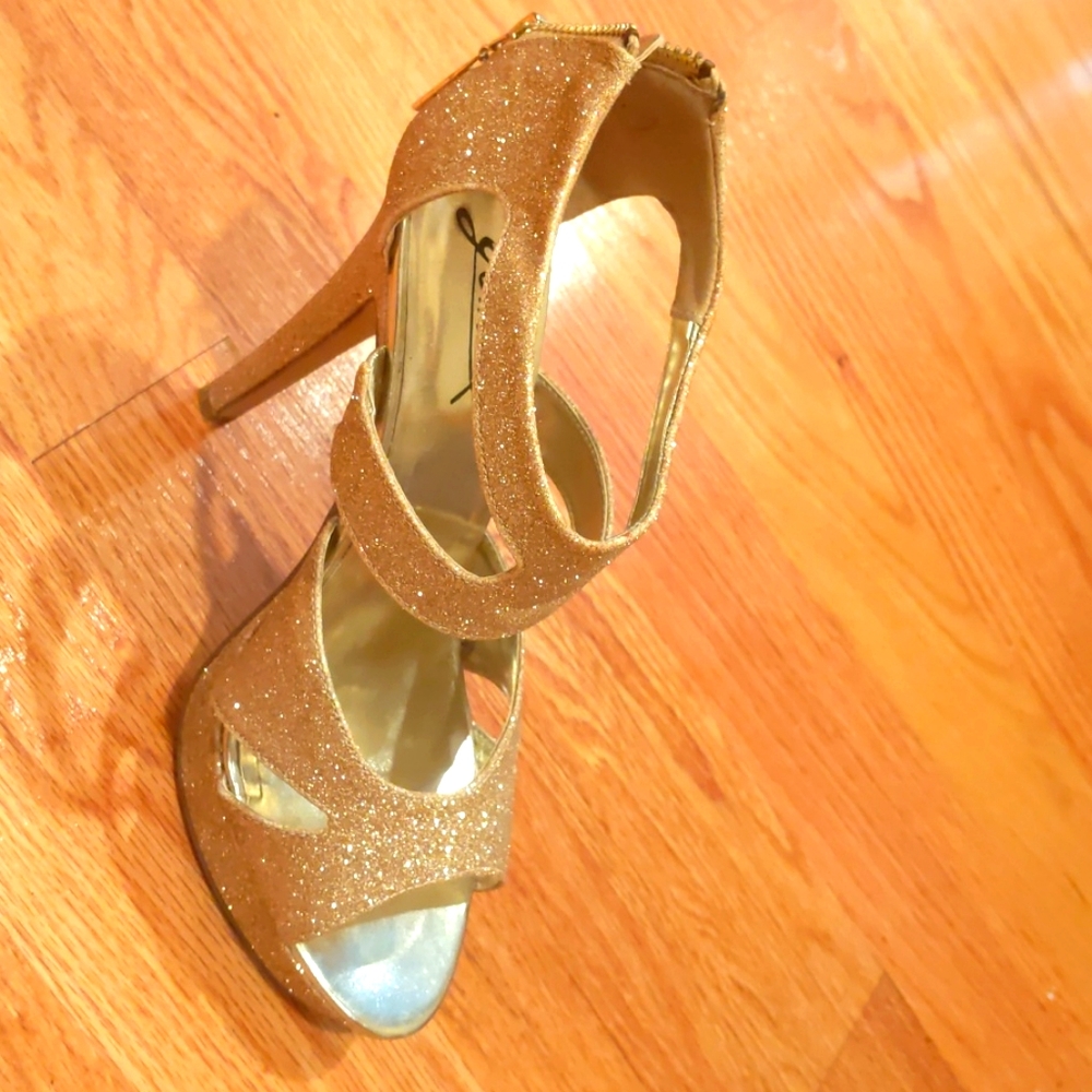 Gold glitter platform shoes